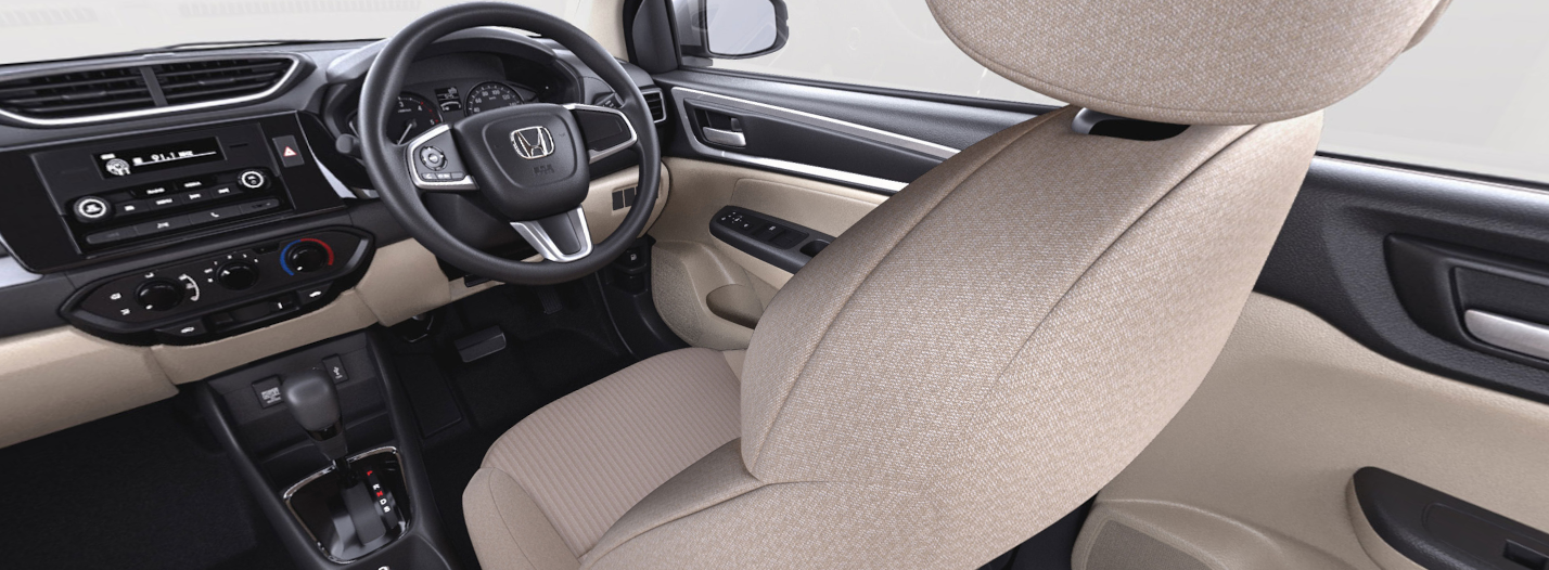 Auto Climate Control with Rear AC Vents