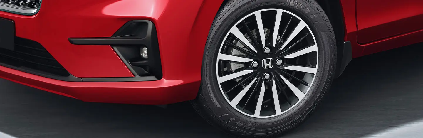 Classy Diamond-cut Alloy Wheels